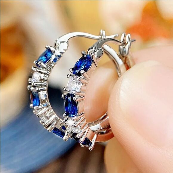 The Classic Hoop earrings in blue sapphires and 925 - Picture 2 of 7